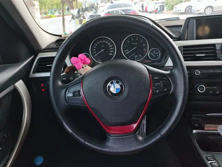 BMW 3 Series 2015 — фото 15