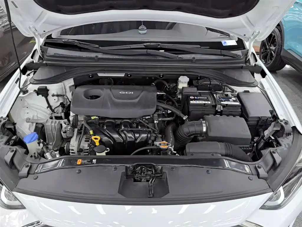 Hyundai Elantra 2016 — фото 20