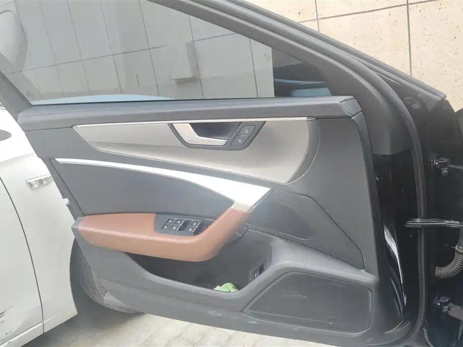Audi A6L 2020