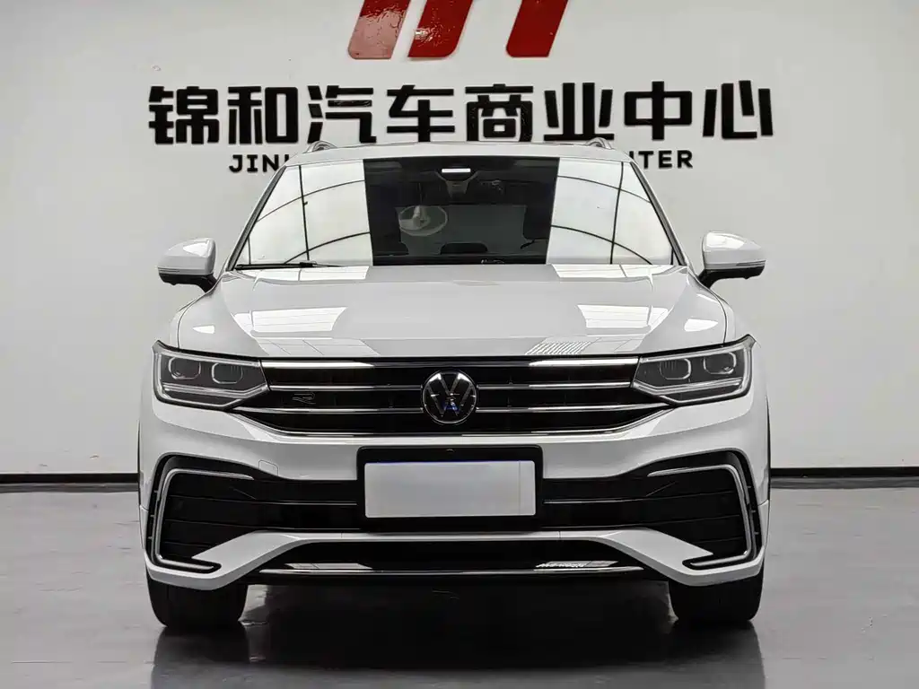 Volkswagen Tiguan L 2023 — фото 2