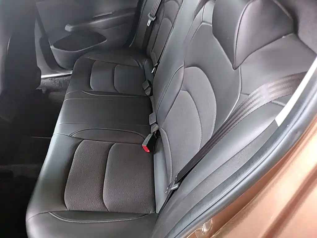 Chevrolet Cavalier 2016 — фото 17