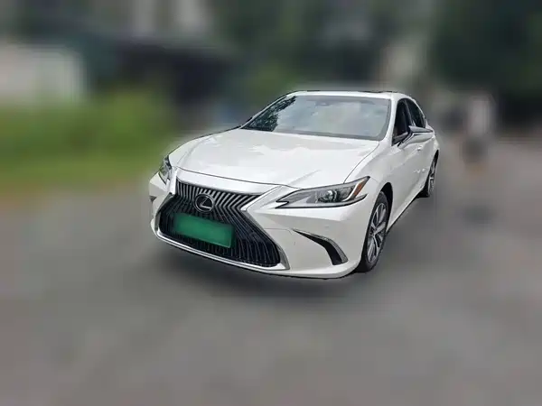 Lexus ES 2021
