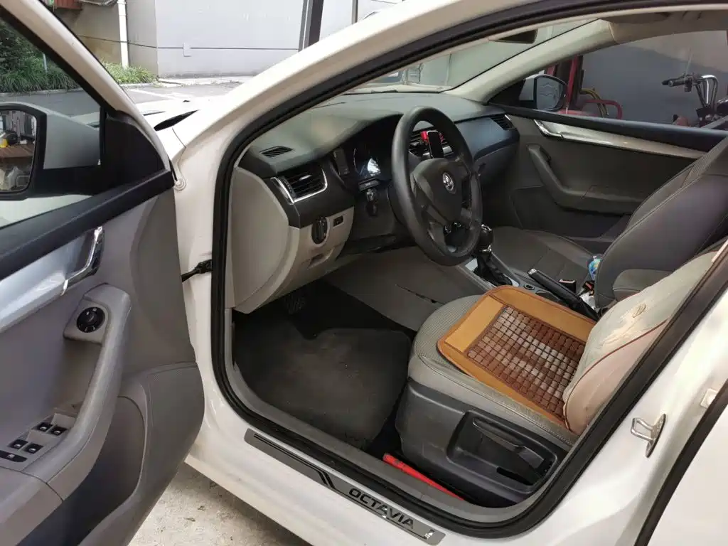Skoda Octavia 2014 — фото 14