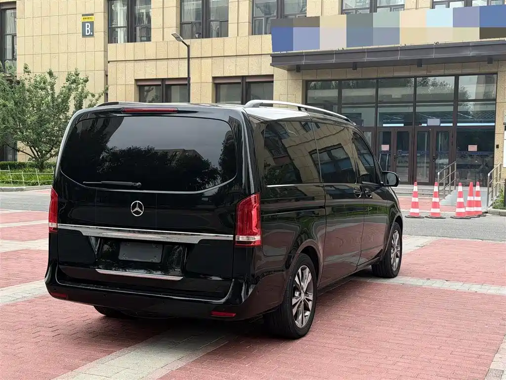 Mercedes-Benz V-Class 2018 — фото 6