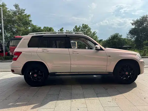 Mercedes-Benz GLK-Class 2011