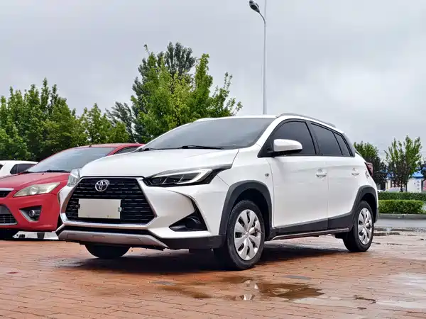 Toyota Yaris L 2021