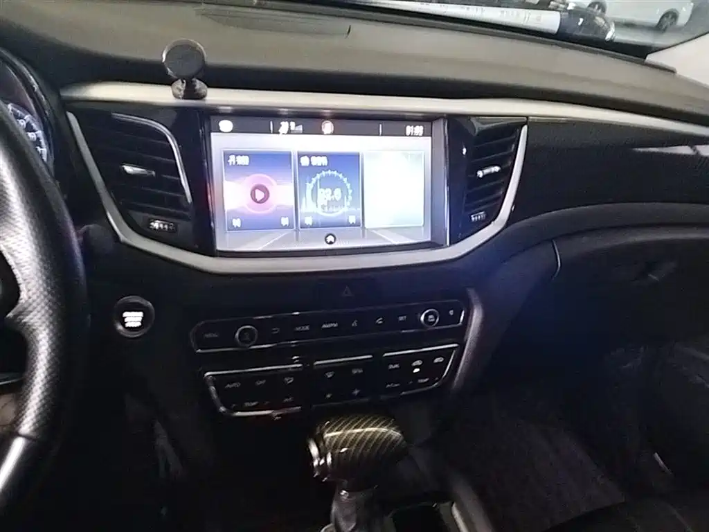 GAC Motor Trumpchi GS7 2018 — фото 13