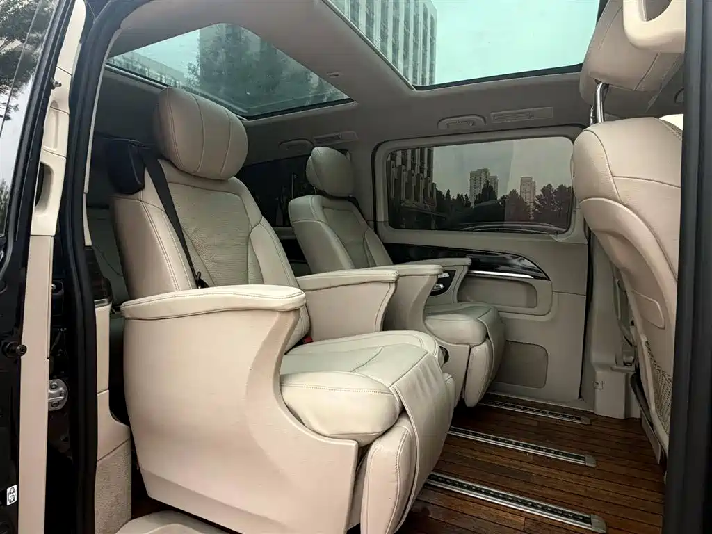 Mercedes-Benz V-Class 2018 — фото 8