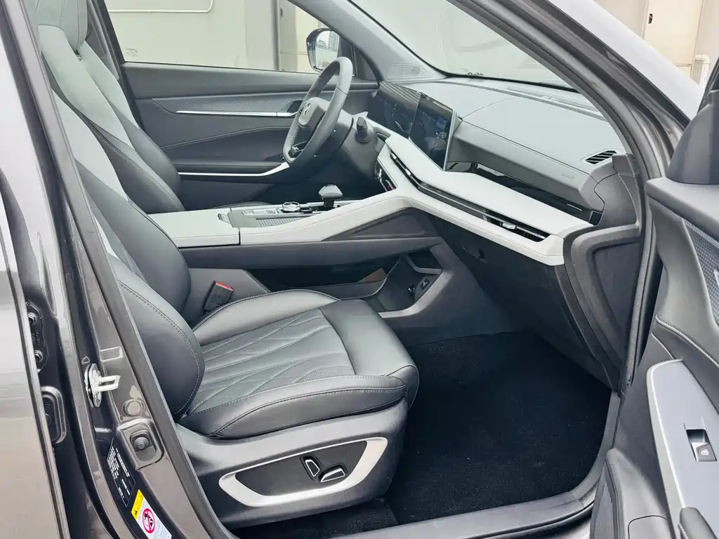 Changan CS75 PLUS 2025 — фото 12