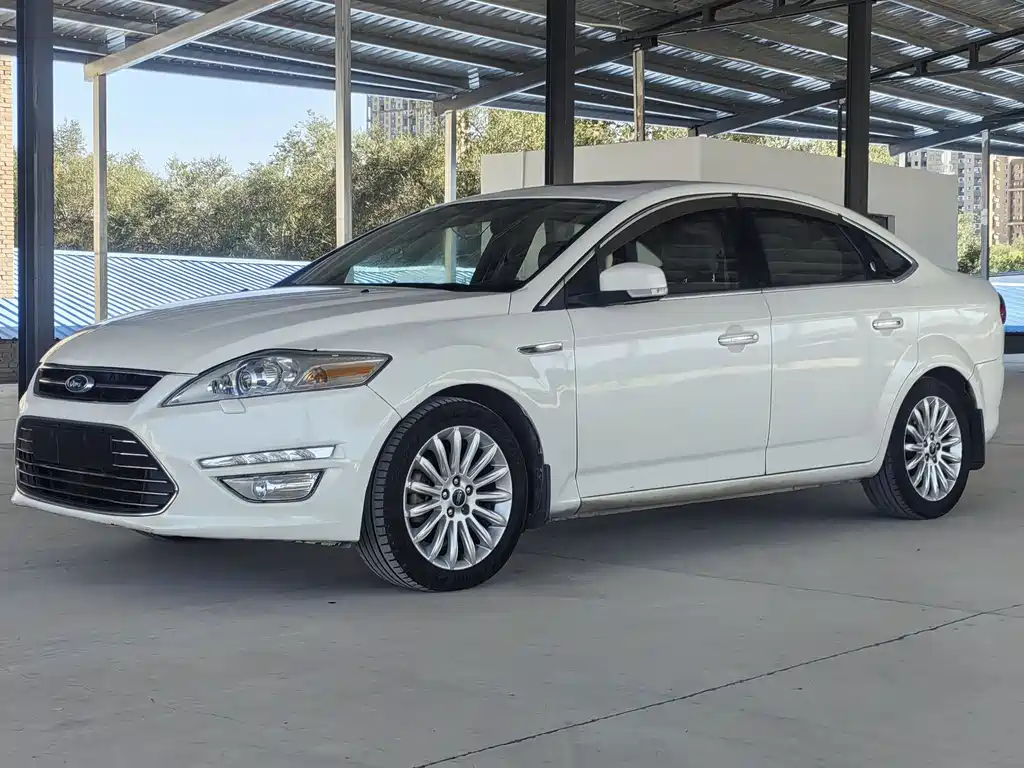 Ford Mondeo 2014 — фото 1