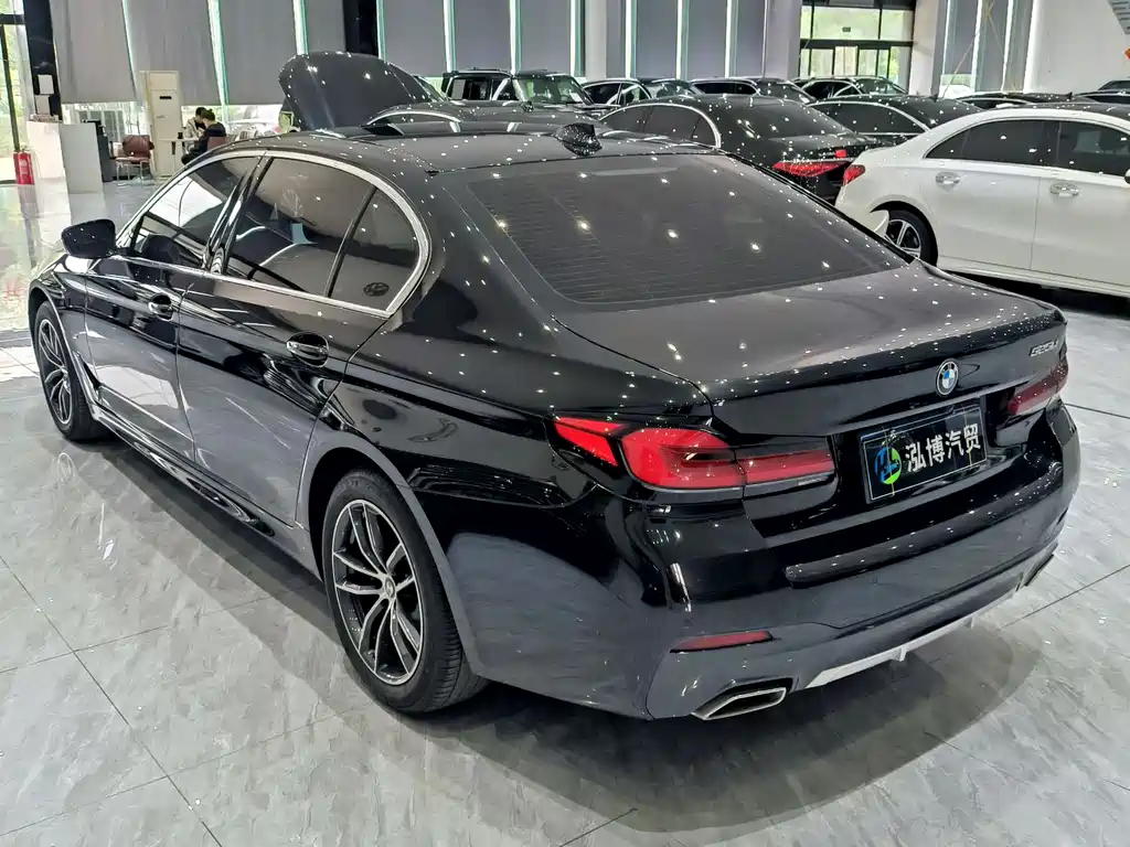 BMW 5 Series 2023 — фото 13