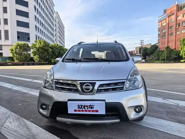 Nissan Livina 2010