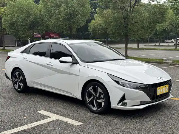 Hyundai Elantra 2023