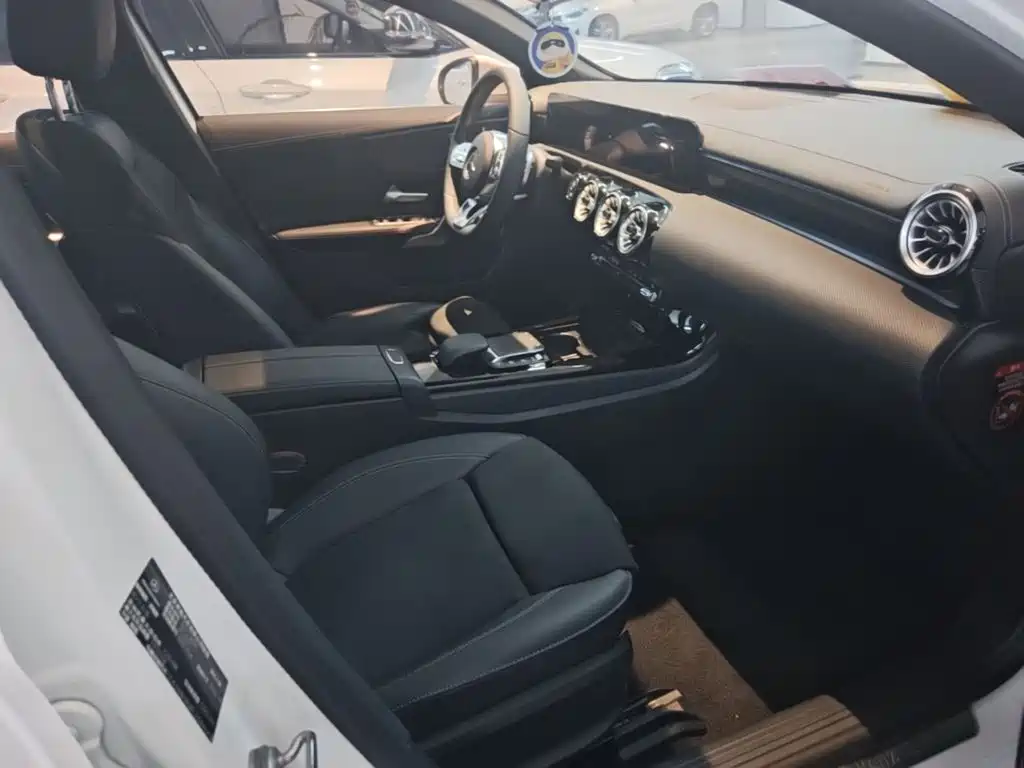 Mercedes-Benz A-Class 2023 — фото 25