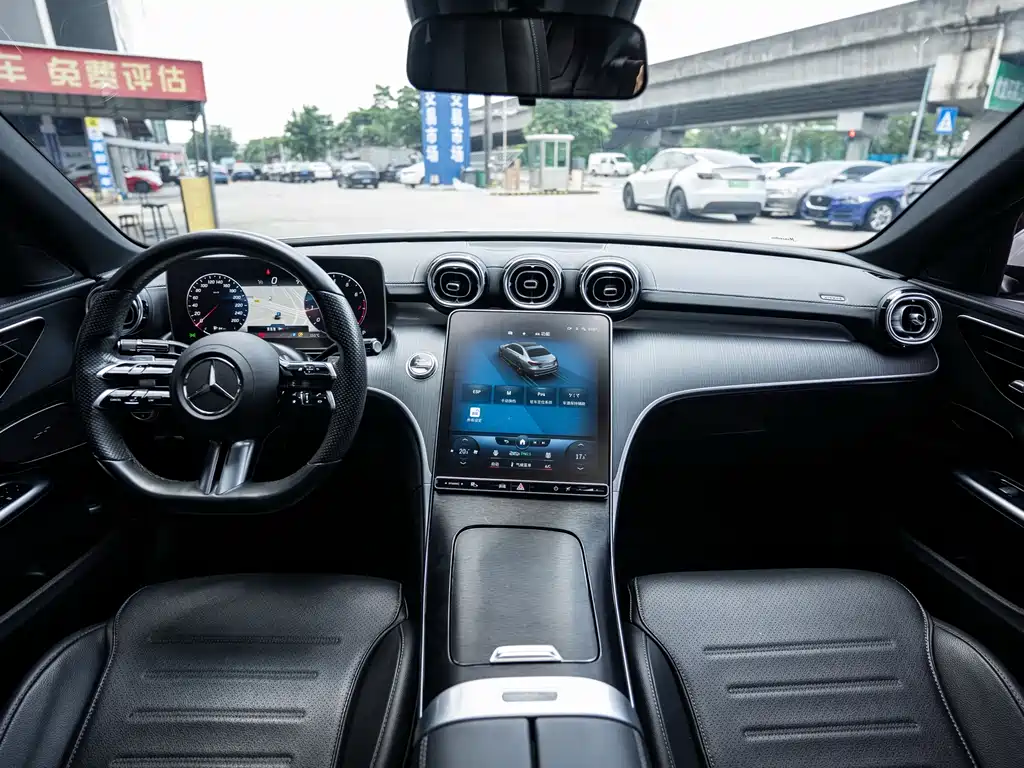 Mercedes-Benz C-Class 2023 — фото 11