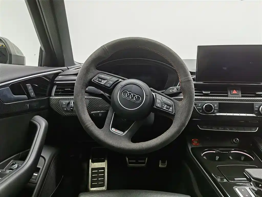 Audi A4L 2023 — фото 11