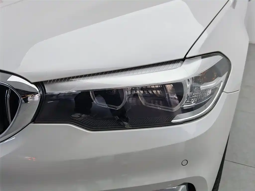 BMW 5 Series 2019 — фото 7