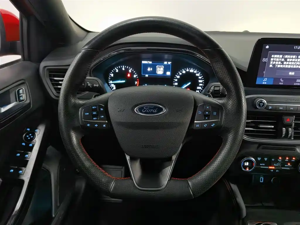 Ford Focus 2021 — фото 11