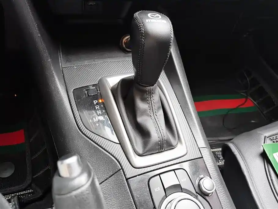 Mazda 3 Axela 2019 — фото 16