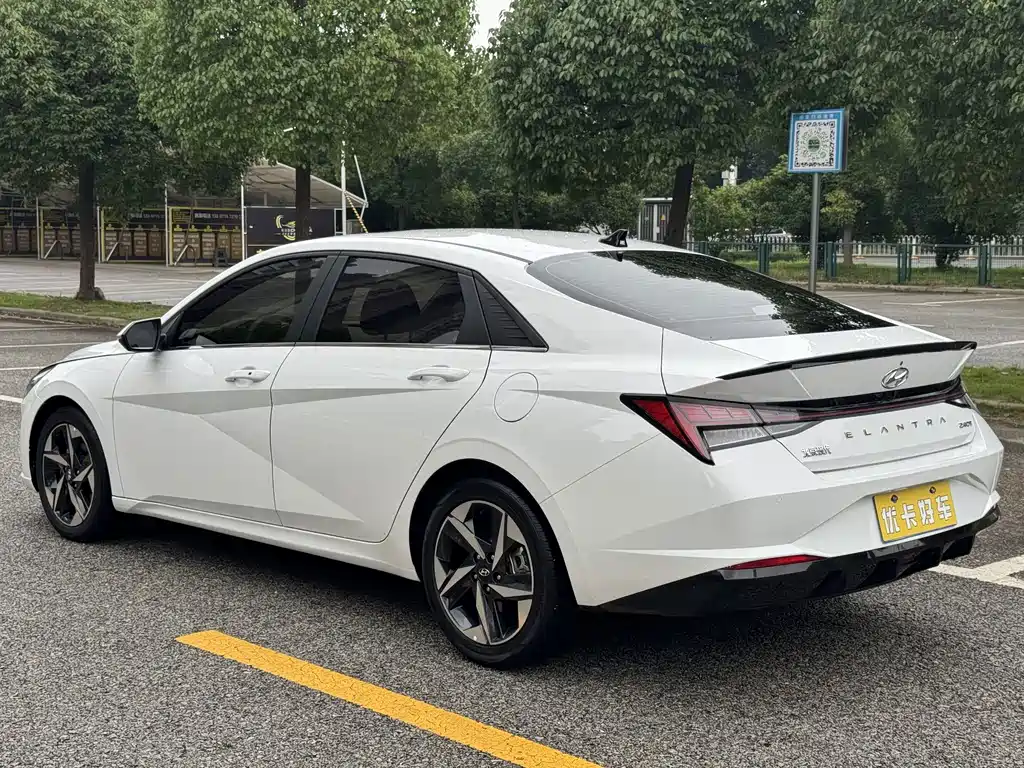 Hyundai Elantra 2023