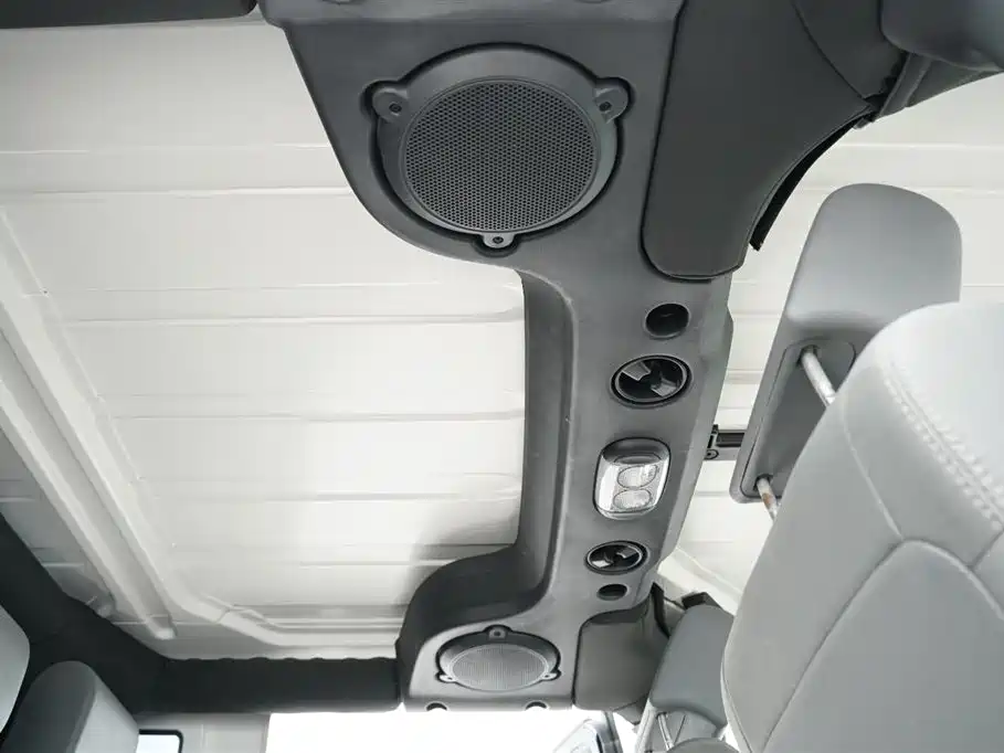 Jeep Wrangler 2010 — фото 25
