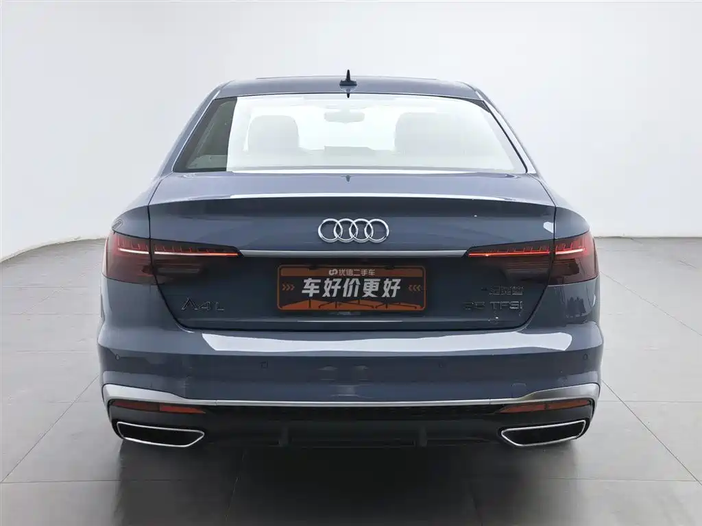 Audi A4L 2023 — фото 4