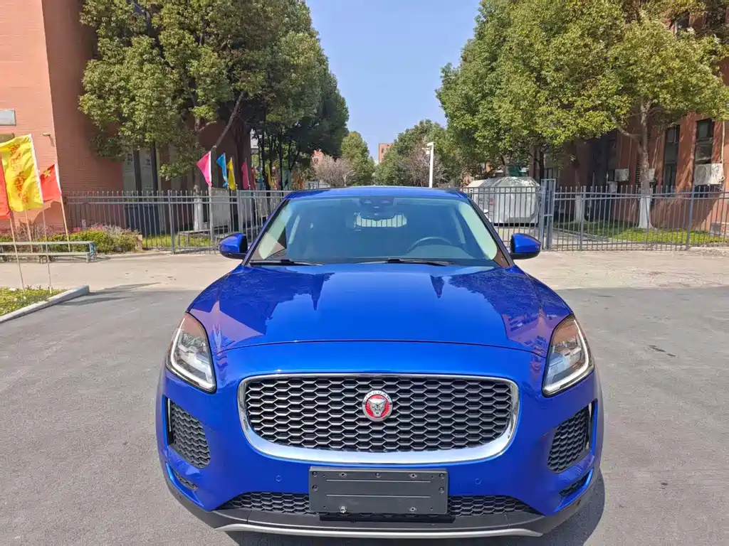 Jaguar E-PACE 2021 — фото 3
