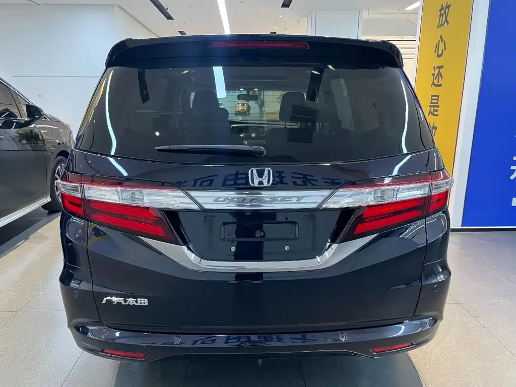 Honda Odyssey 2016 — фото 5