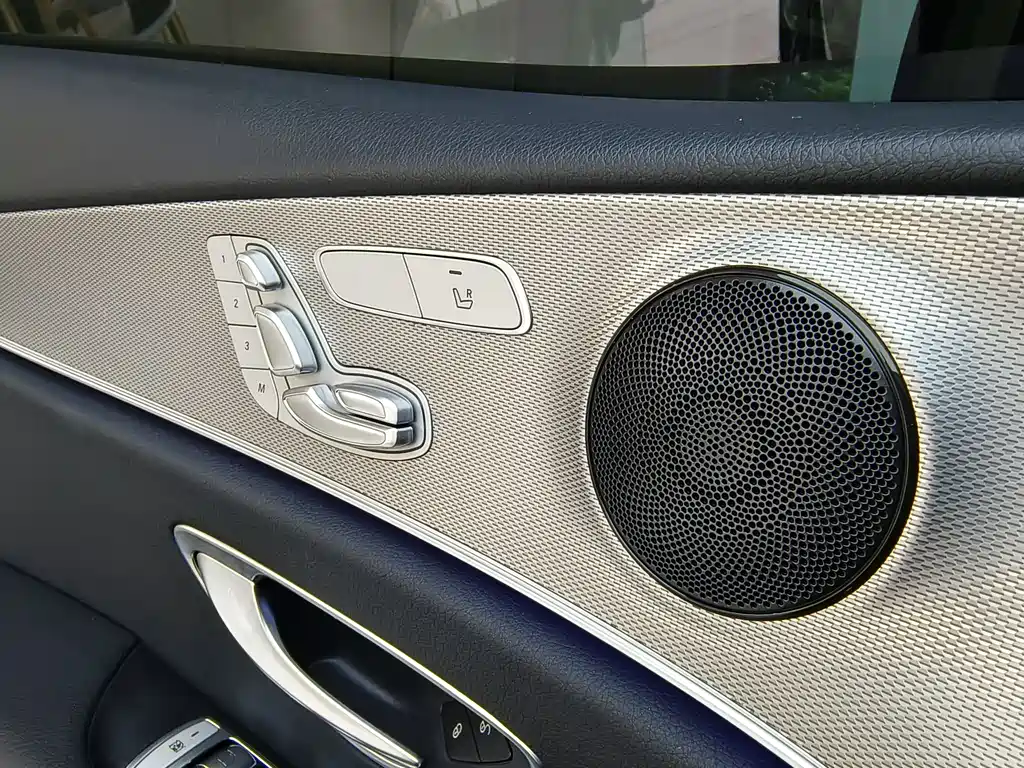 Mercedes-Benz E-Class 2019 — фото 16