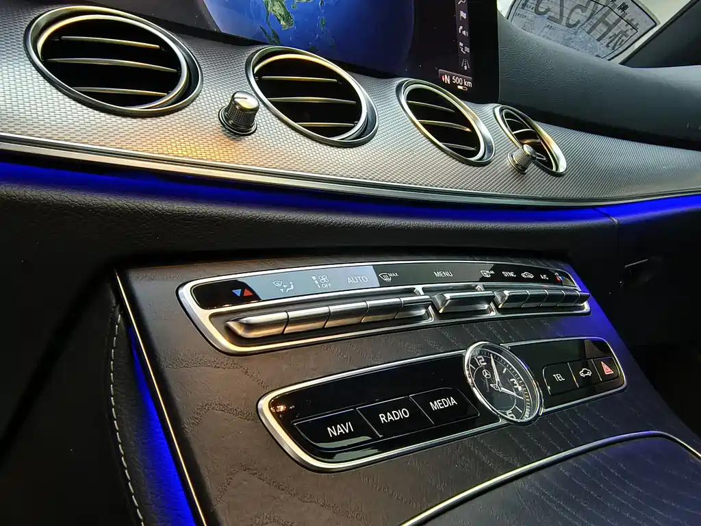 Mercedes-Benz E-Class 2019 — фото 17