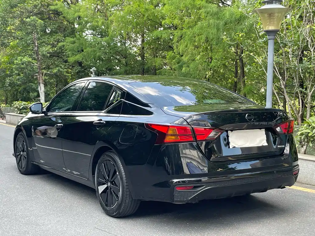 Nissan Teana 2023