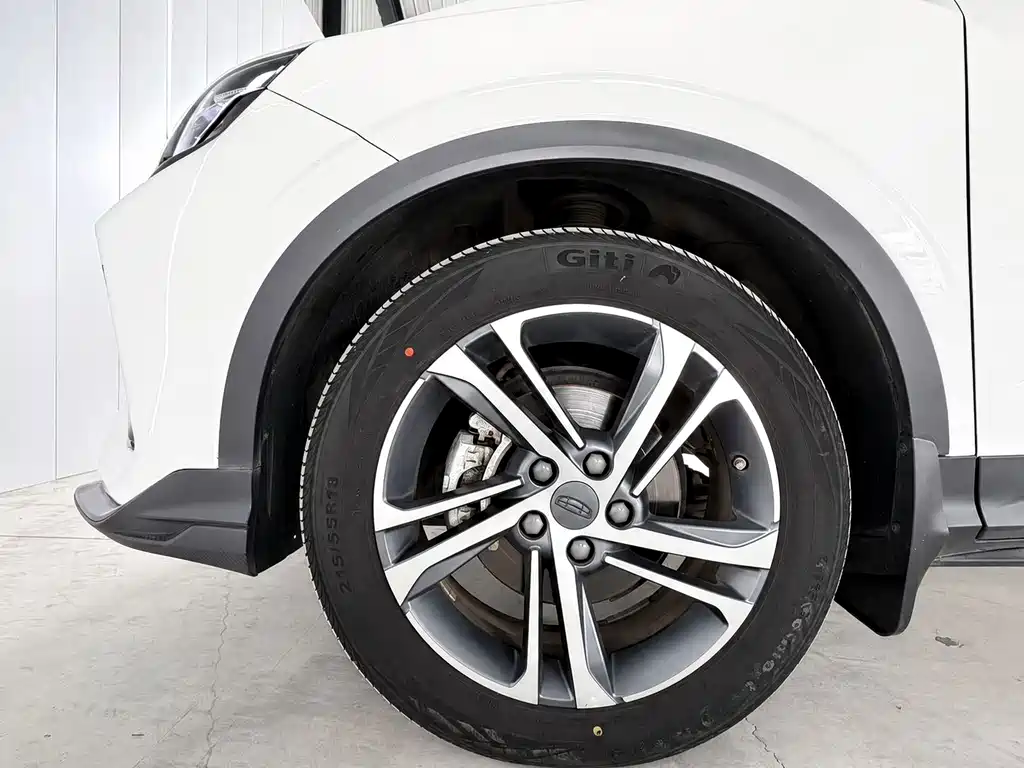 Geely Binyue 2022 — фото 21