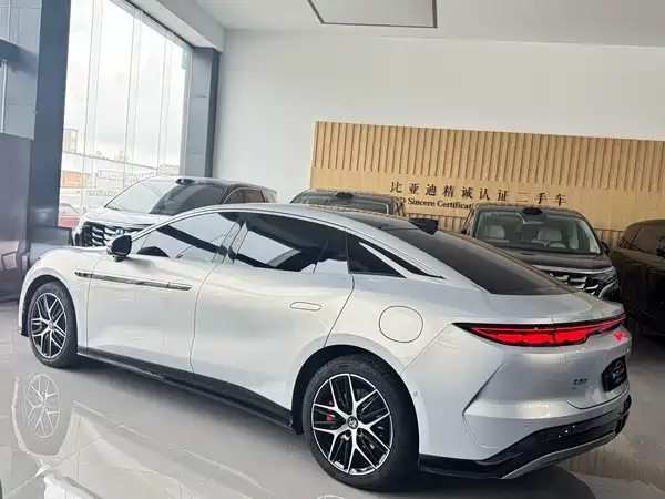 BYD Han L 2025