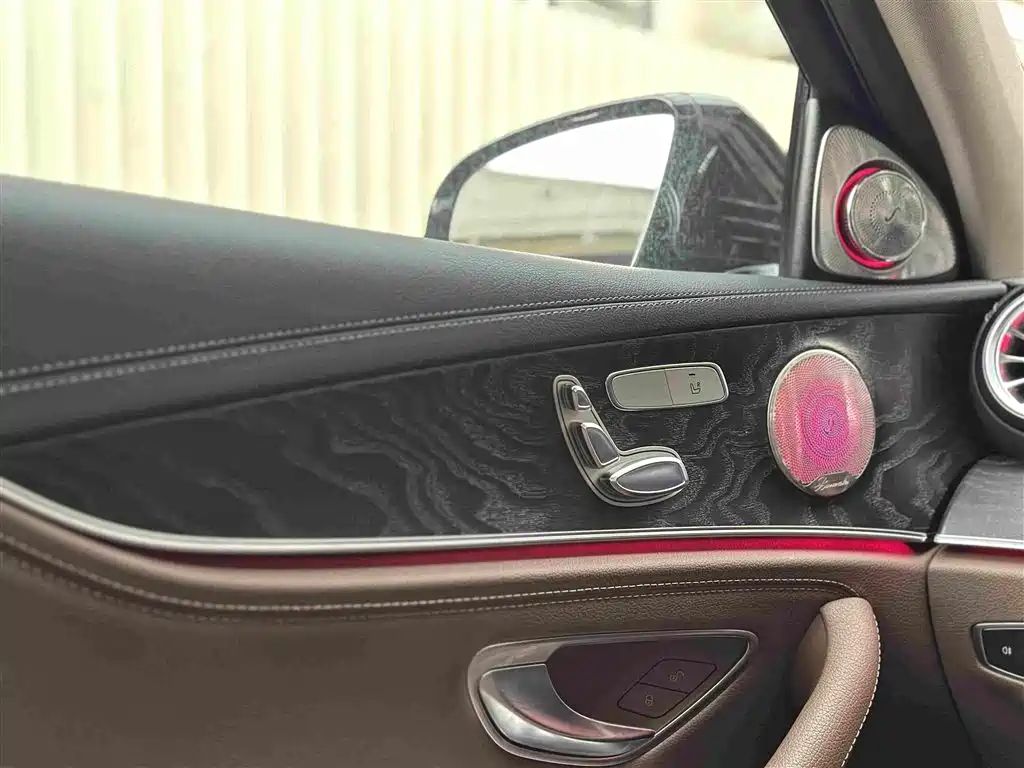 Mercedes-Benz E-Class 2017 — фото 15
