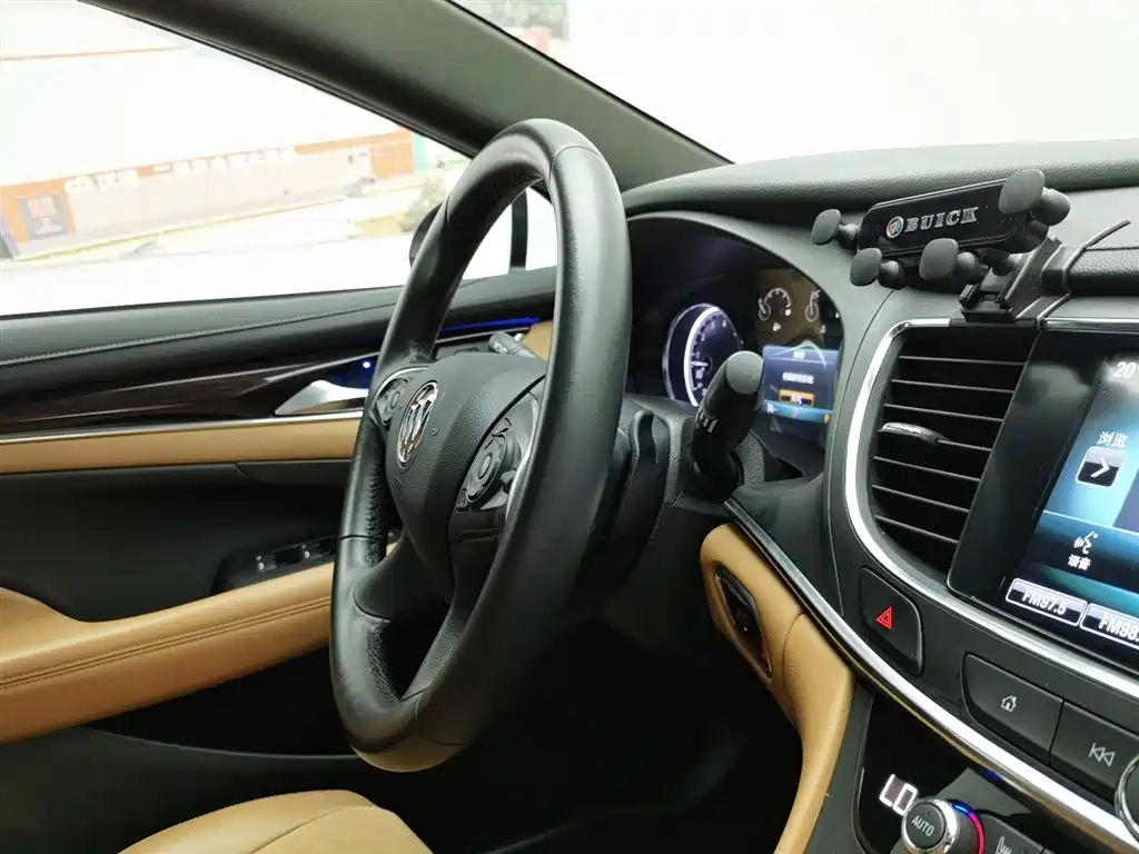 Buick LaCrosse 2018 — фото 22