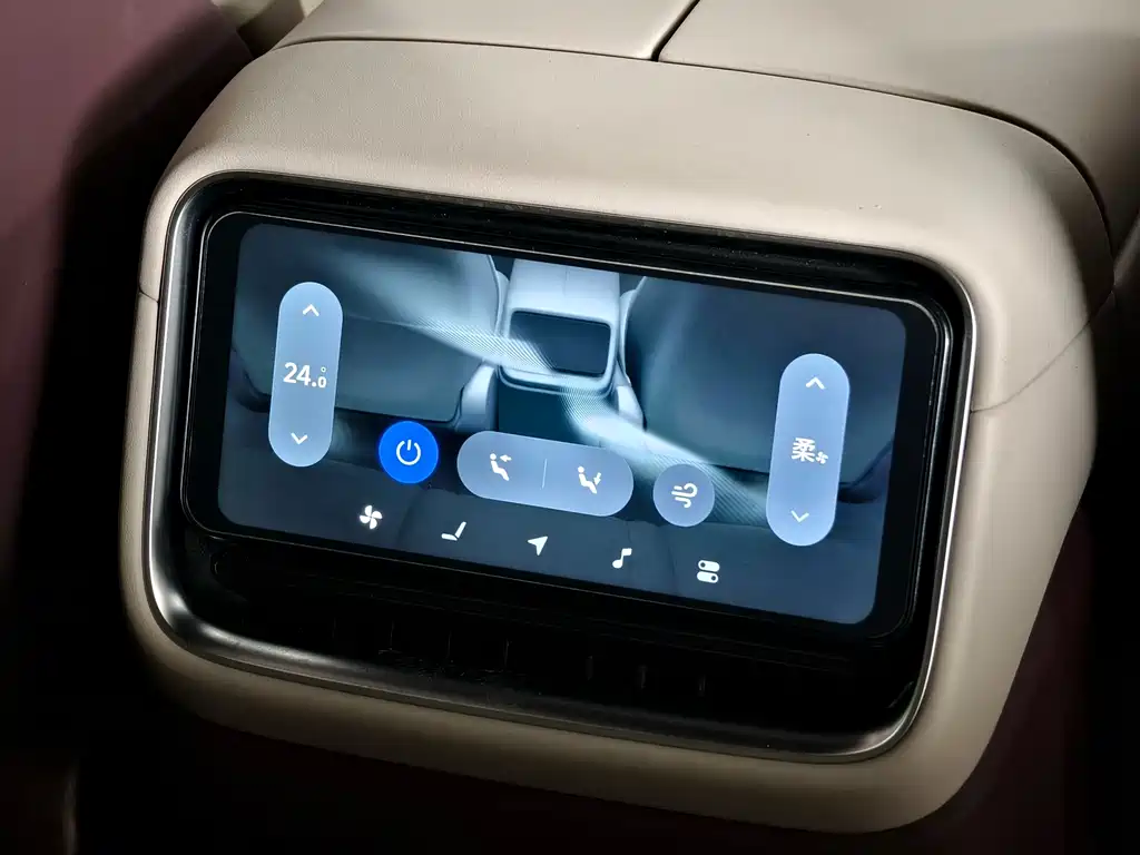 Xiaomi YU7 2025 — фото 31