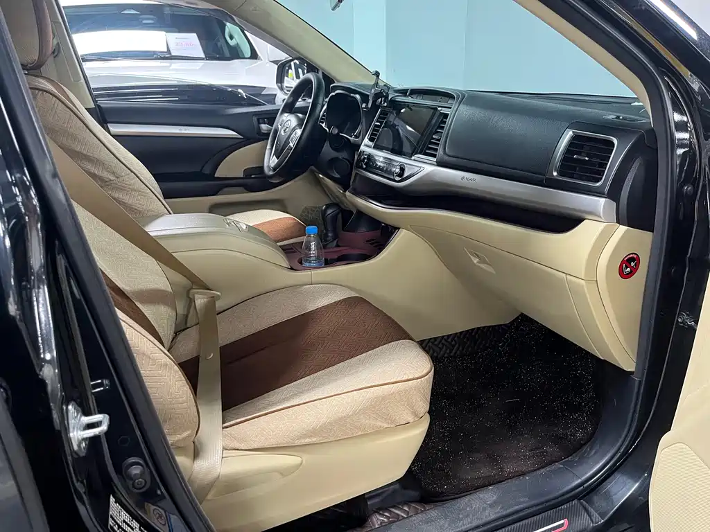 Toyota Highlander 2018 — фото 4