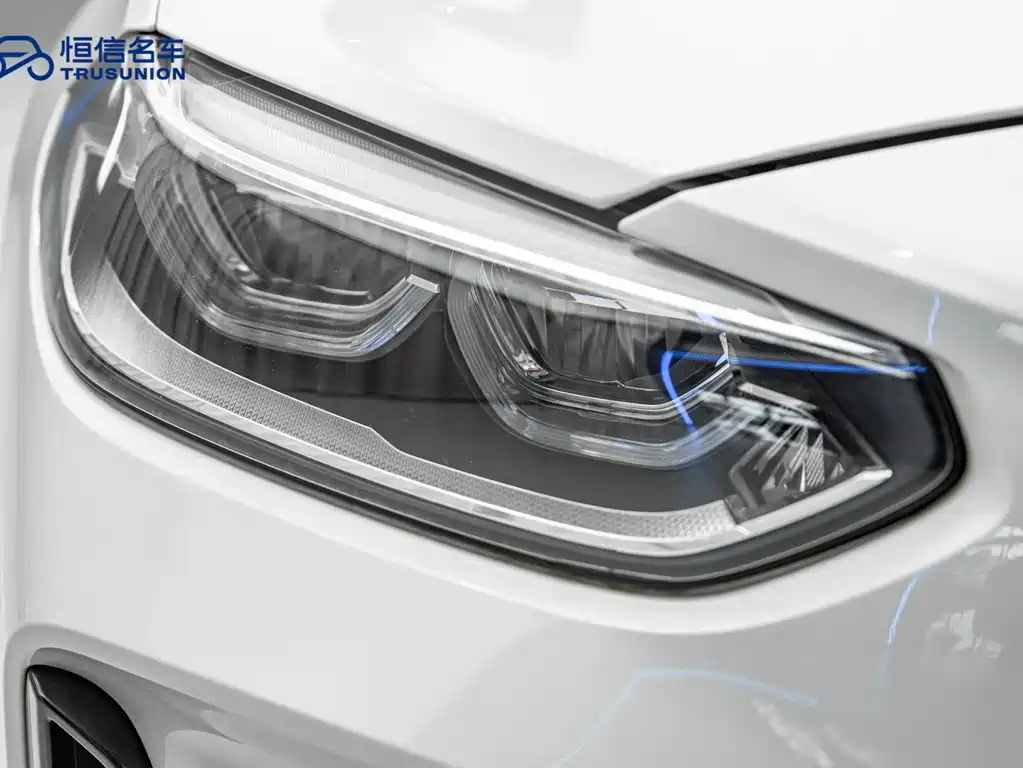 BMW 1 Series 2019 — фото 10