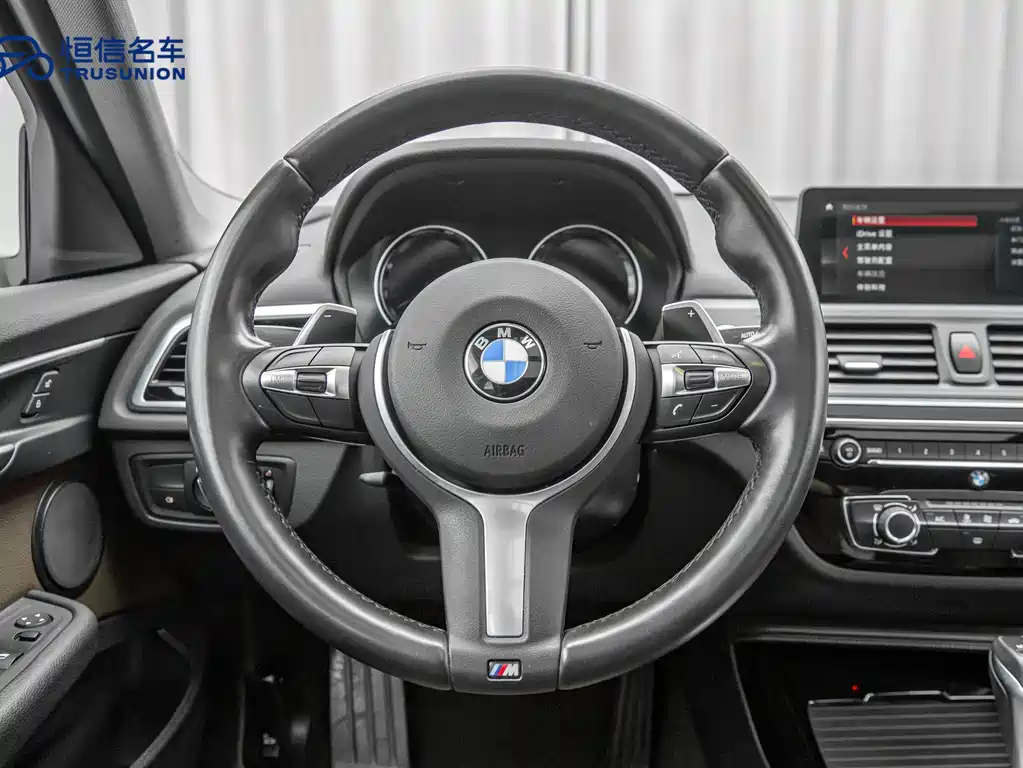 BMW 1 Series 2019 — фото 15