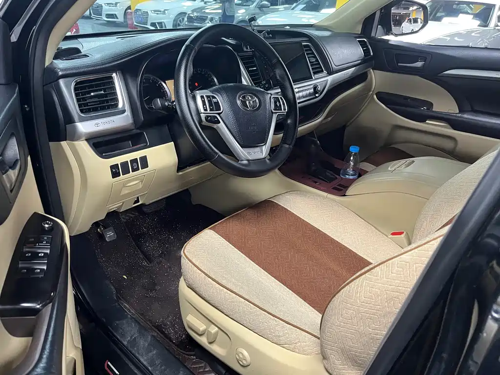Toyota Highlander 2018 — фото 10