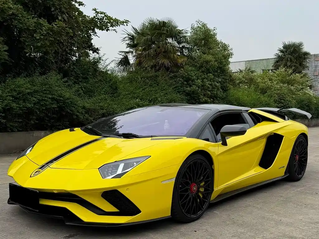 Lamborghini Aventador 2018 — фото 10