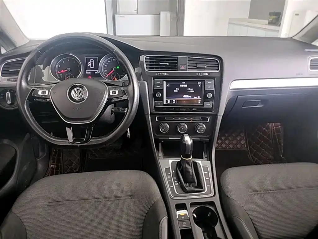 Volkswagen Golf 2018 — фото 10