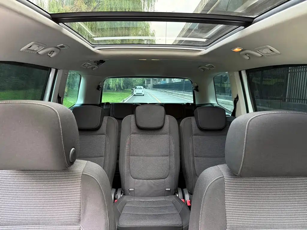 Volkswagen Sharan 2016 — фото 12