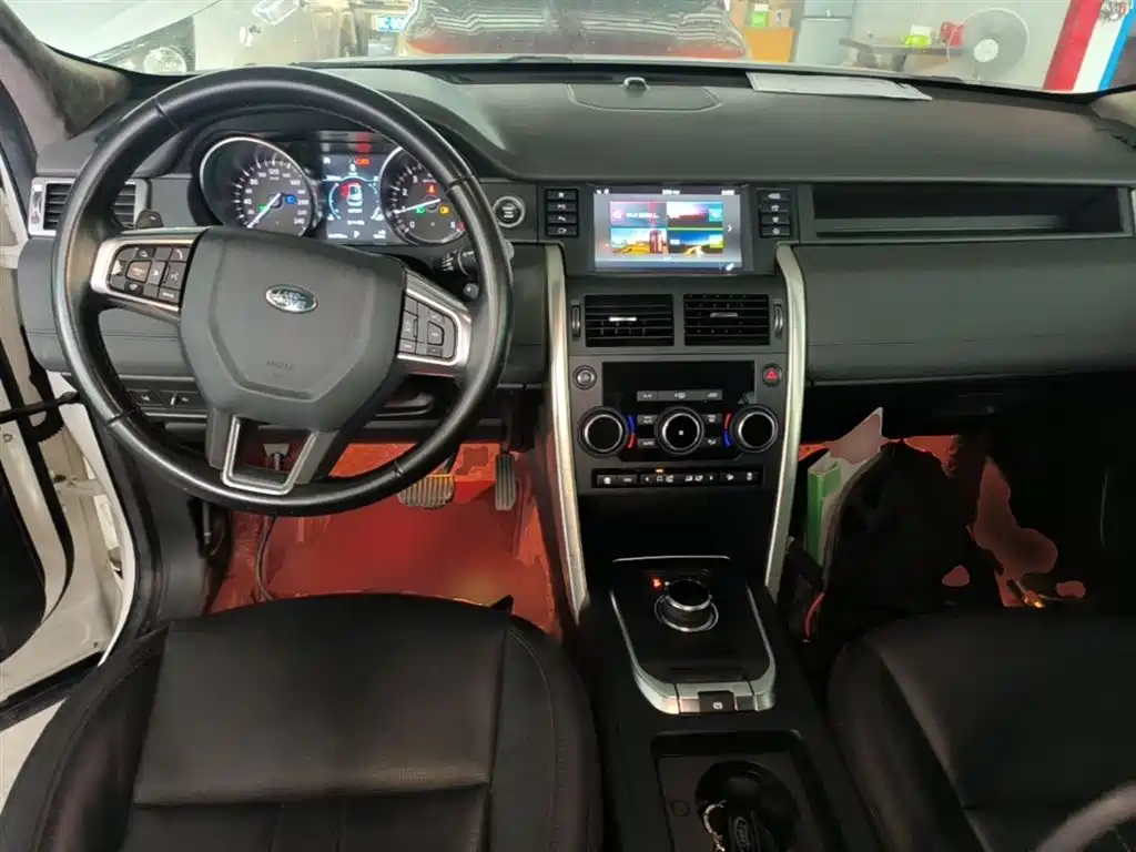 Land Rover Discovery Sport 2019 — фото 10