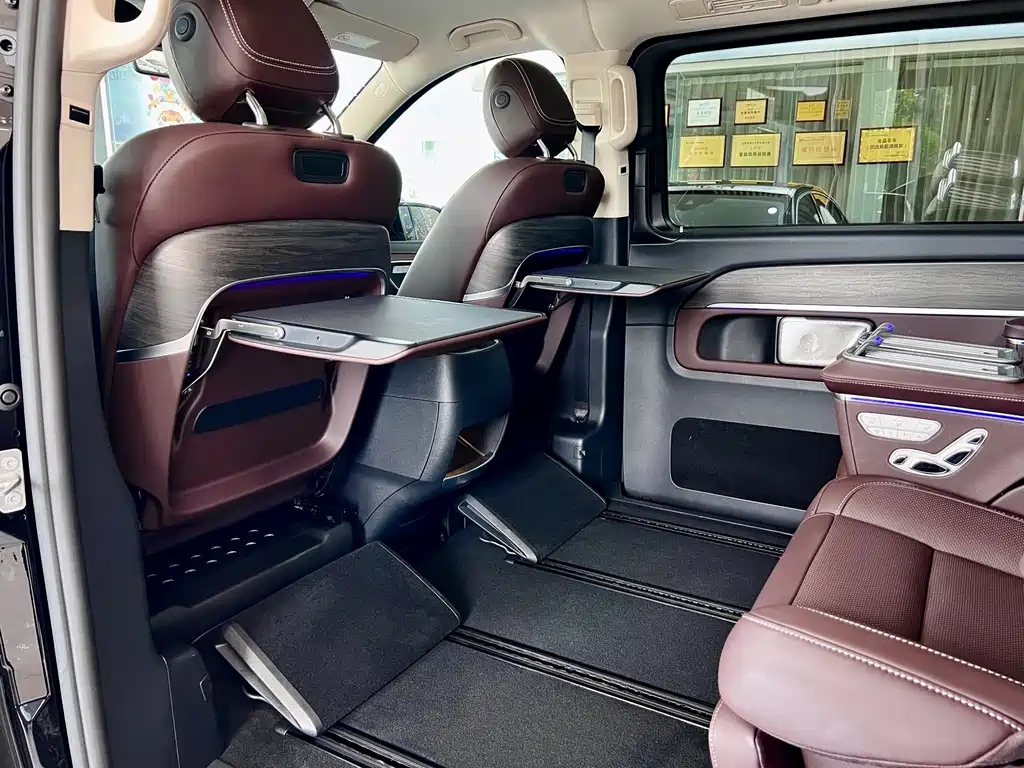 Mercedes-Benz V-Class 2025 — фото 19