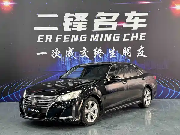 Toyota Crown 2015
