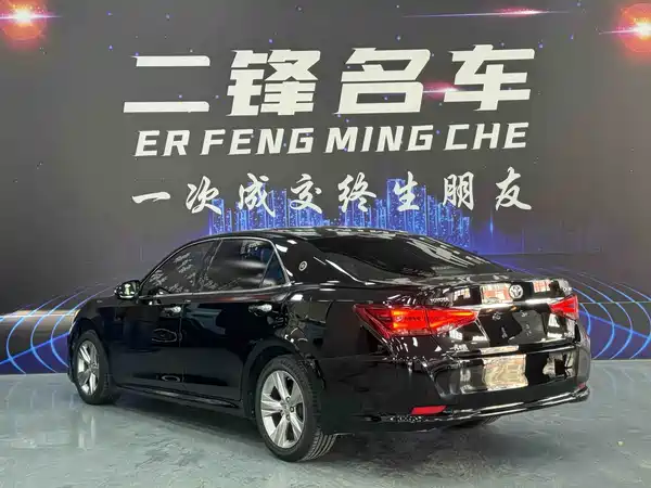 Toyota Crown 2015
