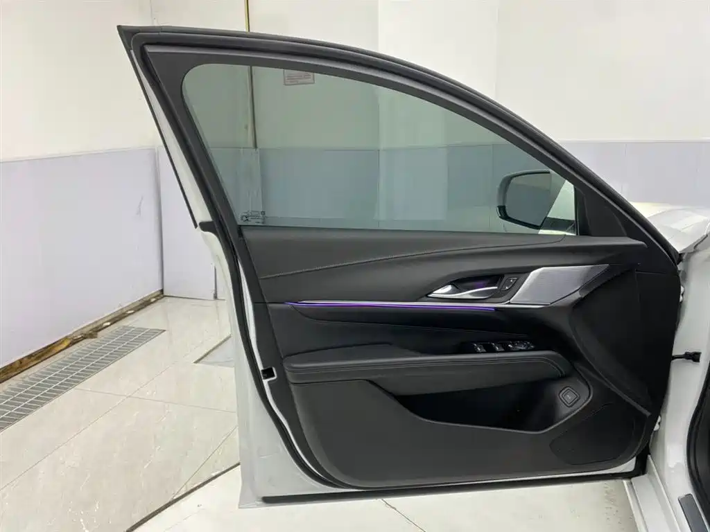 Cadillac CT4 2023 — фото 16