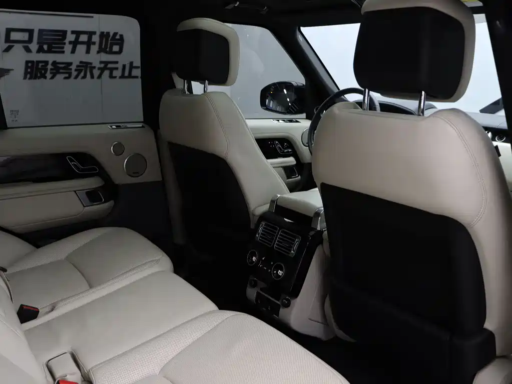 Land Rover Range Rover 2020 — фото 28