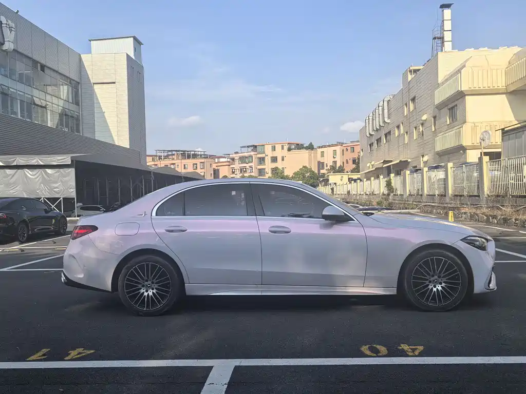 Mercedes-Benz C-Class 2024